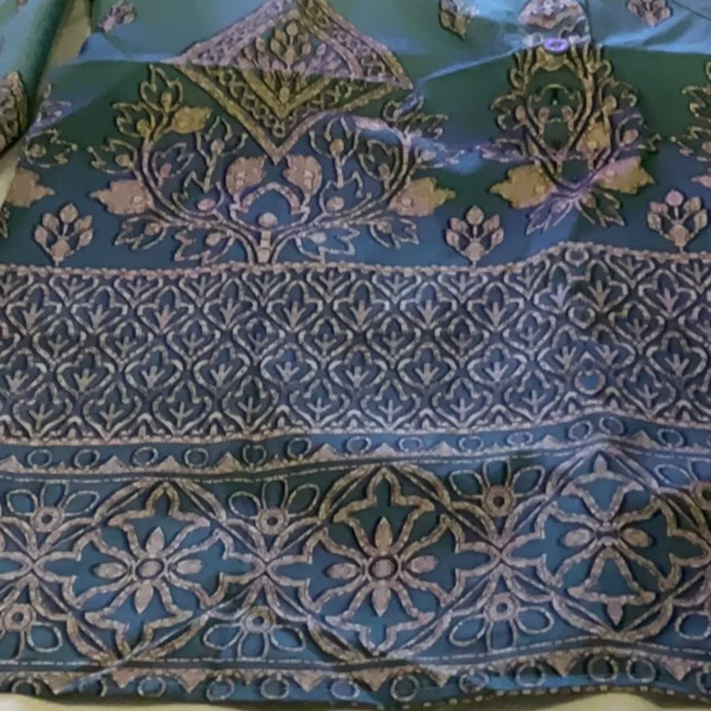 Top - Picture 2 of 3